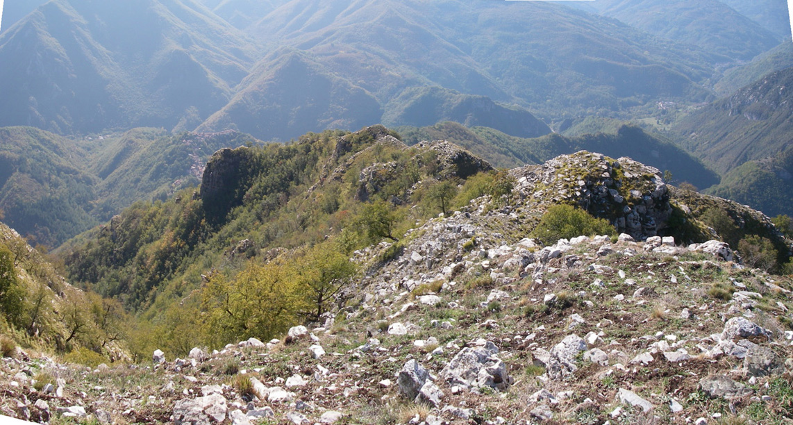 la cresta dall'alto, limano sullo sfondo.JPG